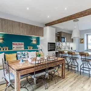 Appartement Duplex De Luxe A Elegance Et Confort 100m2 Climatisees, Trévoux